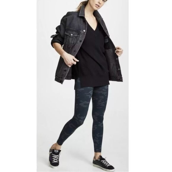 SPANX Look at Me Now High-Waisted Seamless Leggings in Black Camo Size S - Picture 13 of 14